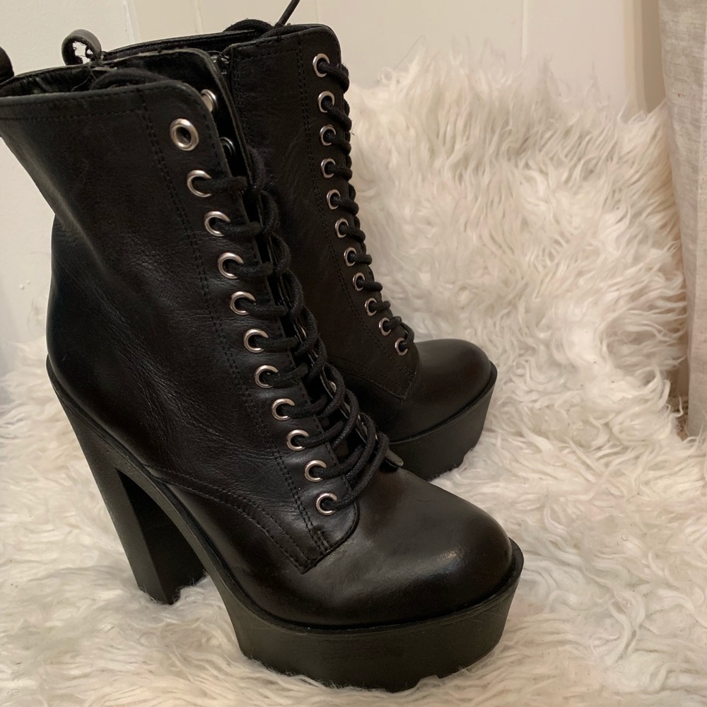 Steve Madden boots